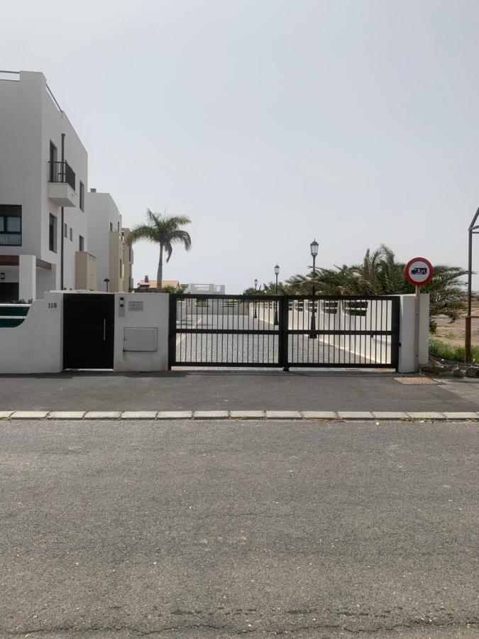 Sunny Luxury Apartment With Two Great Sunny - Level Terraces, Two Swimming Pools, In A New Complex Pueblo Majorero, Close To Fuerteventura Golf Club, Next To The Beach , Atlantico Shopping Mall And Casino In カレタ・デ・フステ エクステリア 写真